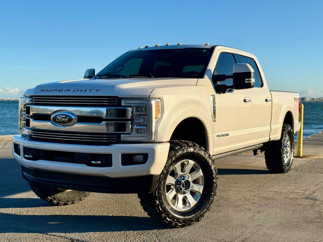 2018 Ford F-350 SD Limited Crew Cab 4WD