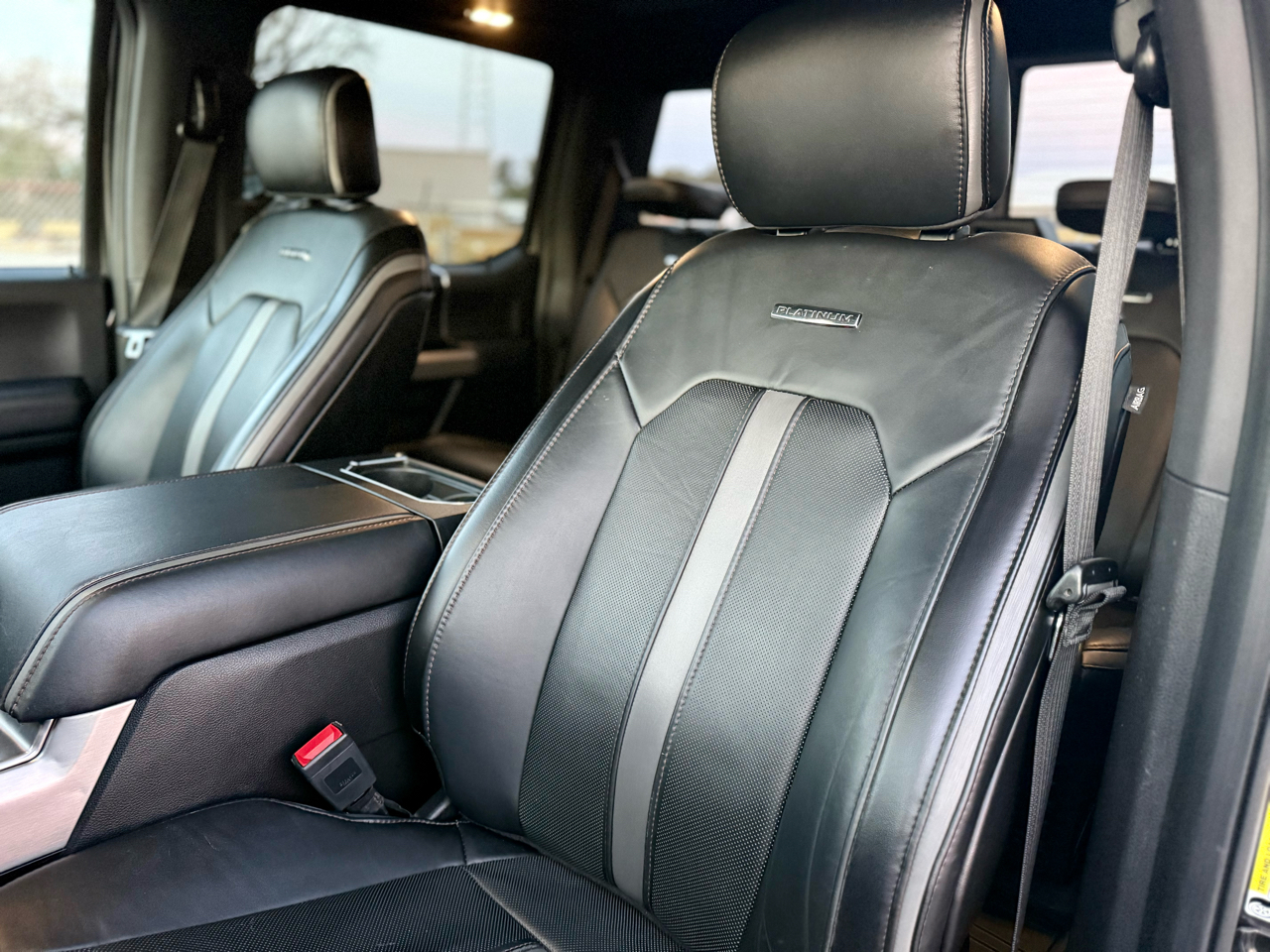 Ford F-350 SD Platinum Crew Cab 4WD 2018