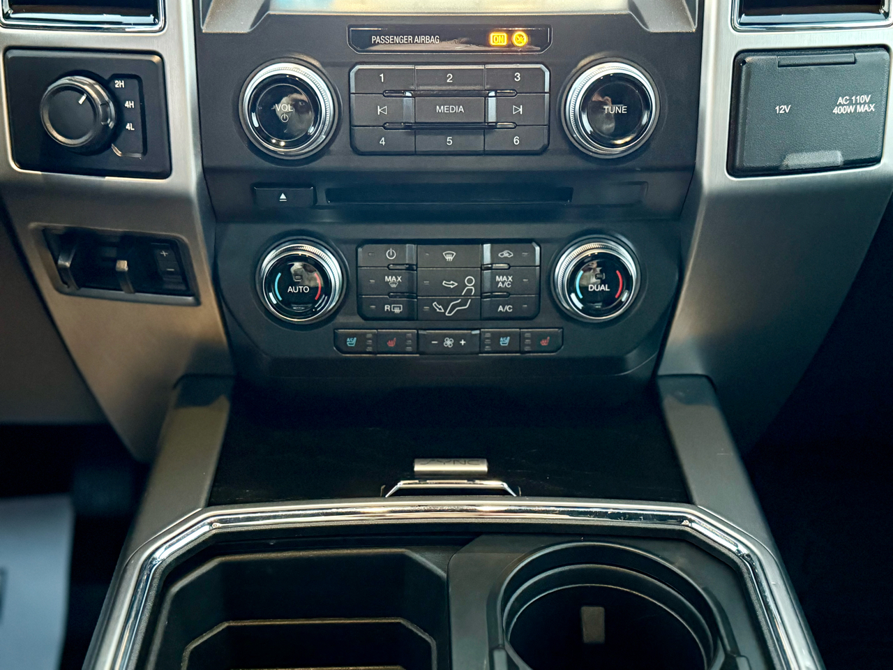 Ford F-350 SD Platinum Crew Cab 4WD 2018