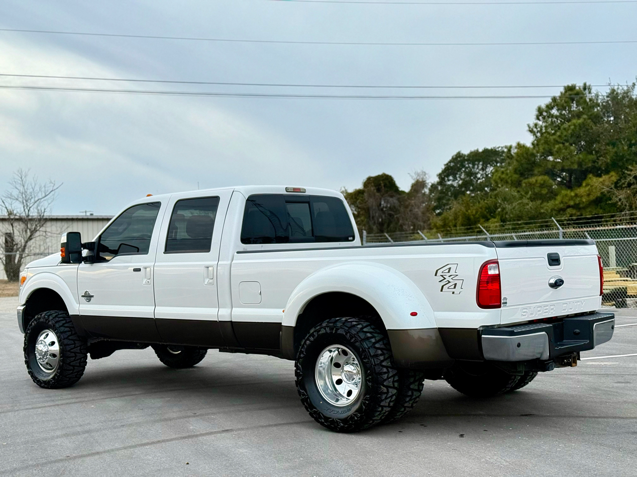 Ford F-350 SD Lariat Crew Cab Long Bed DRW 4WD 2016