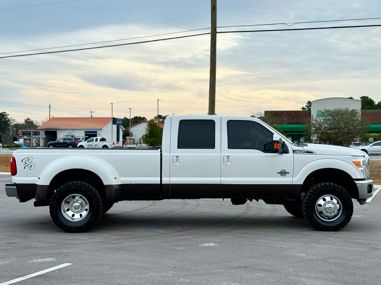 Ford F-350 SD Lariat Crew Cab Long Bed DRW 4WD 2016