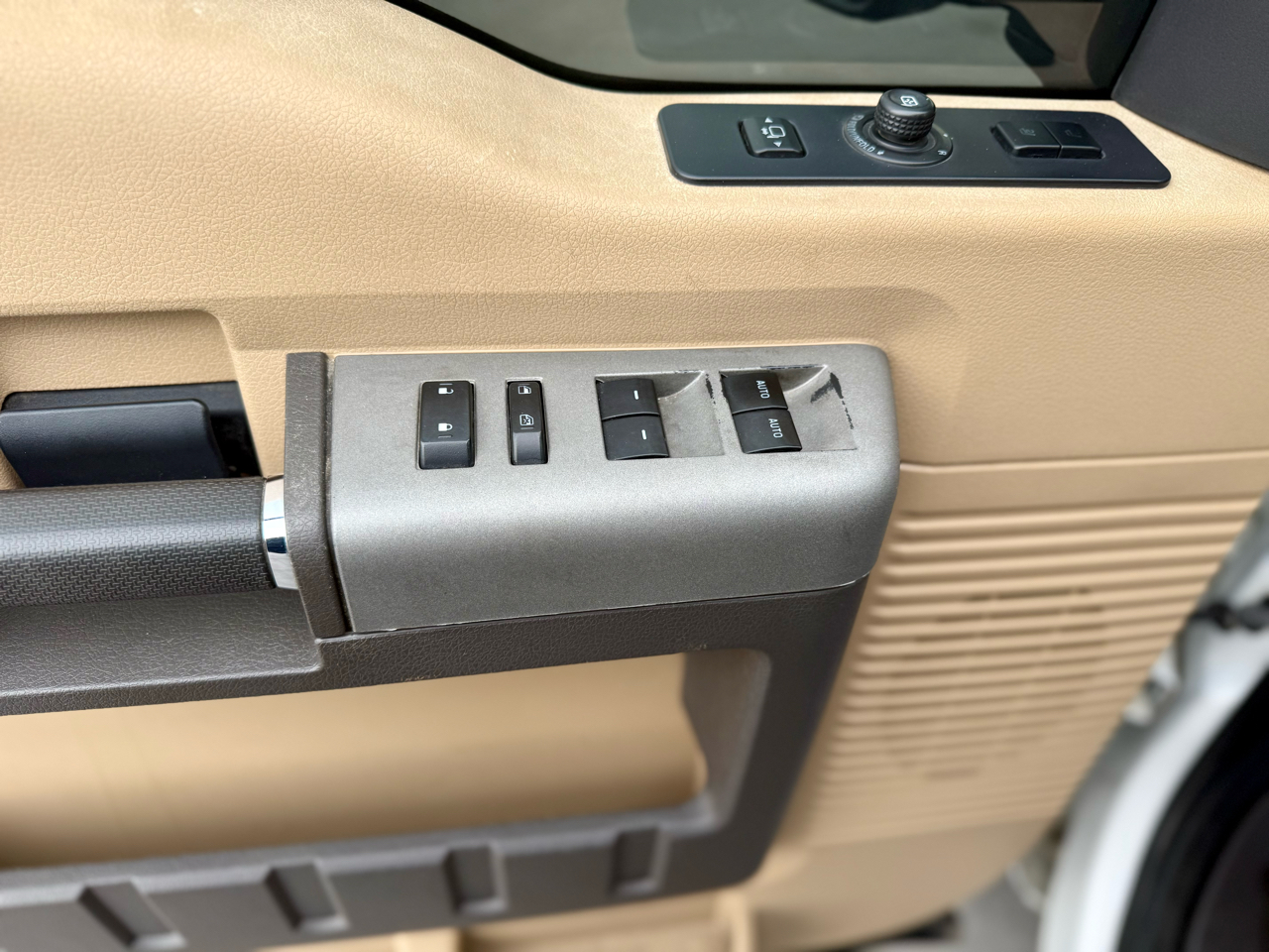 Ford F-350 SD Lariat Crew Cab Long Bed DRW 4WD 2016