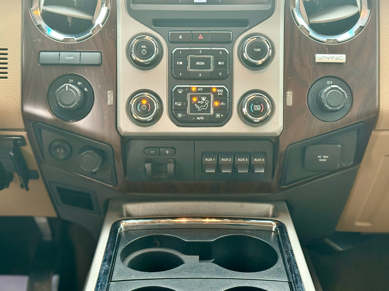 Ford F-350 SD Lariat Crew Cab Long Bed DRW 4WD 2016