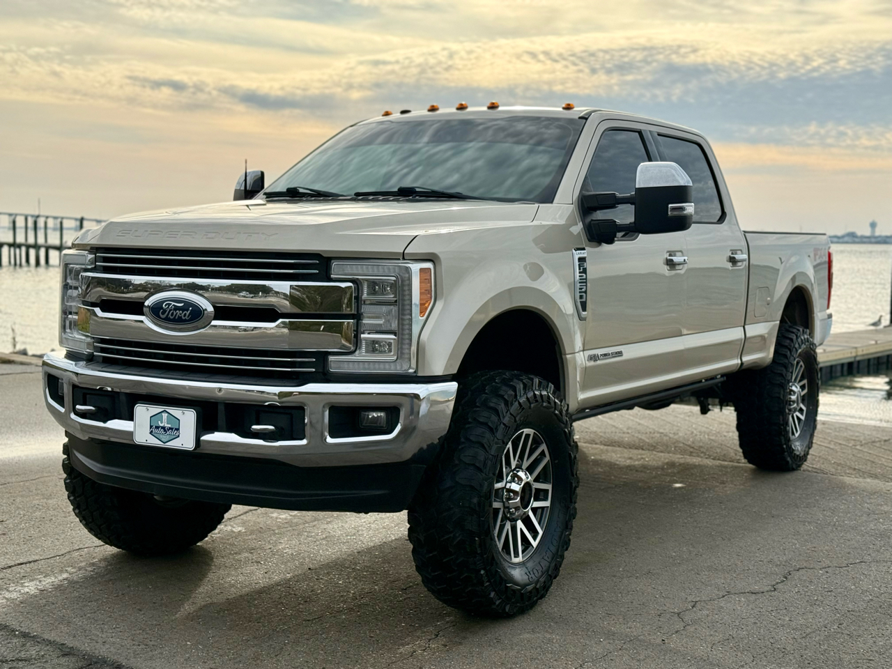 Ford F-250 SD Lariat Crew Cab 4WD 2018