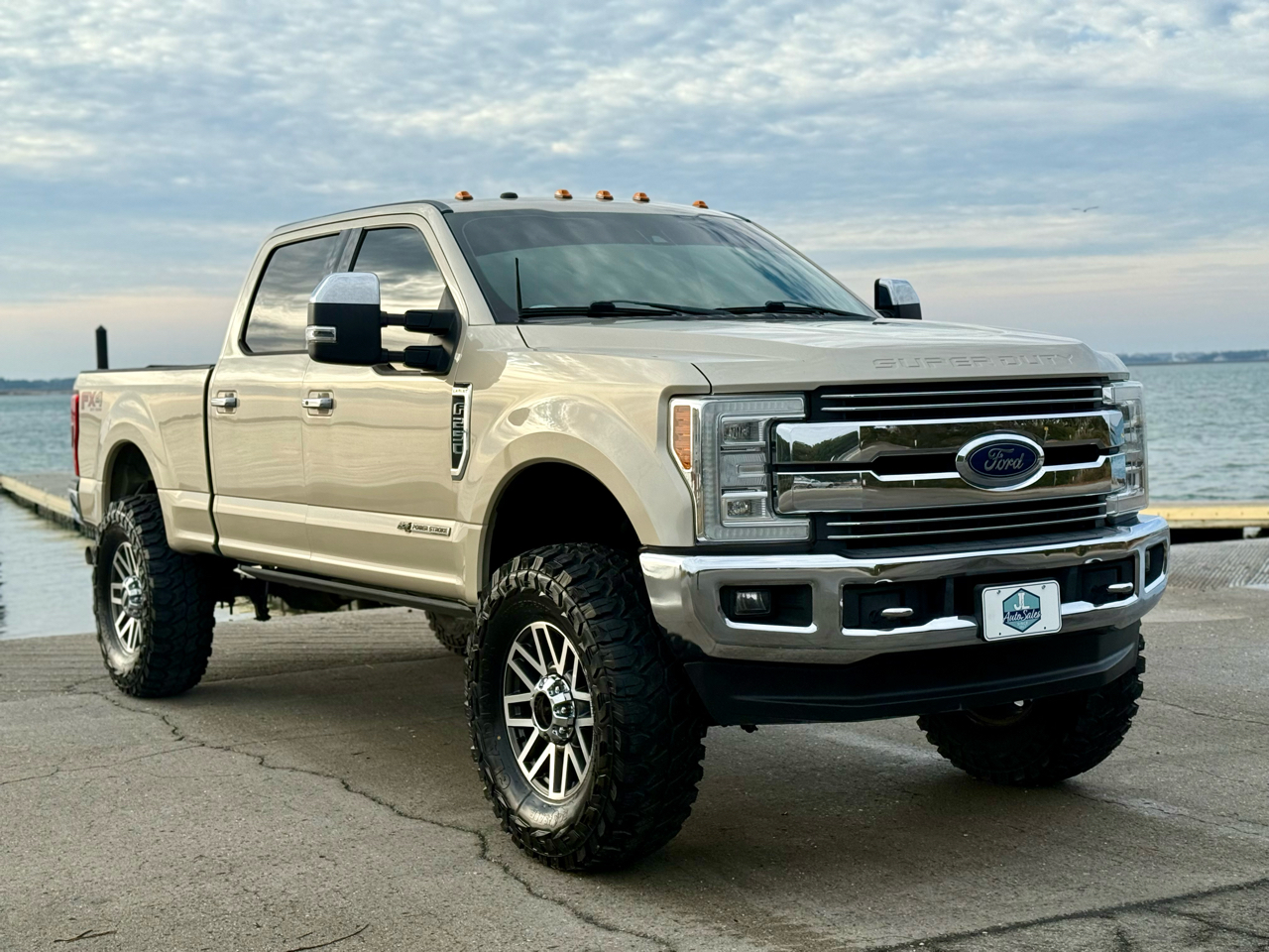 Ford F-250 SD Lariat Crew Cab 4WD 2018