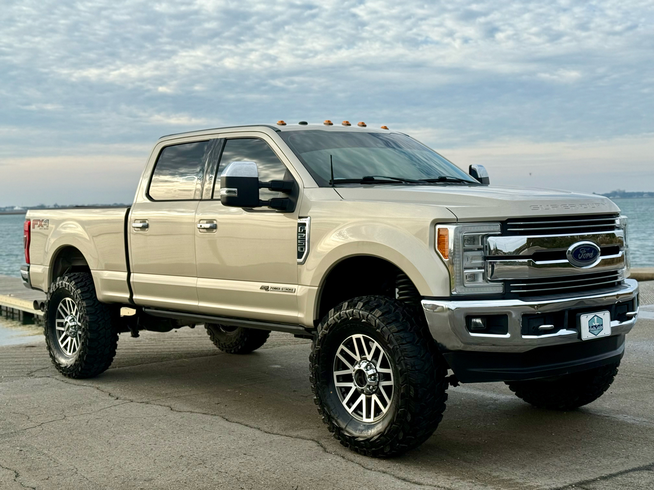 Ford F-250 SD Lariat Crew Cab 4WD 2018