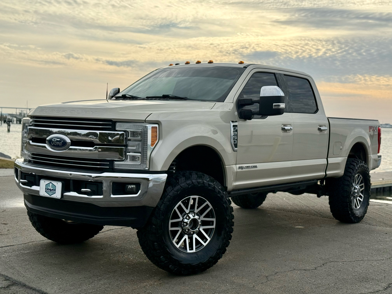 Ford F-250 SD Lariat Crew Cab 4WD 2018