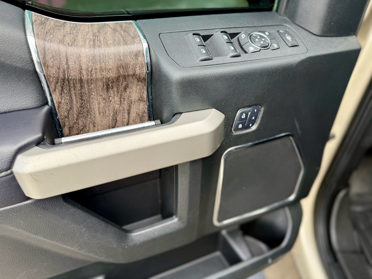 Ford F-250 SD Lariat Crew Cab 4WD 2018