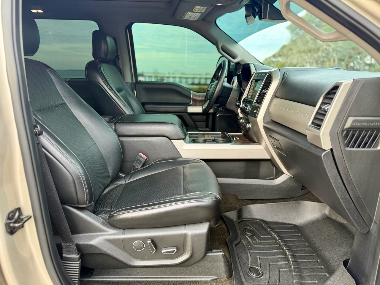 Ford F-250 SD Lariat Crew Cab 4WD 2018