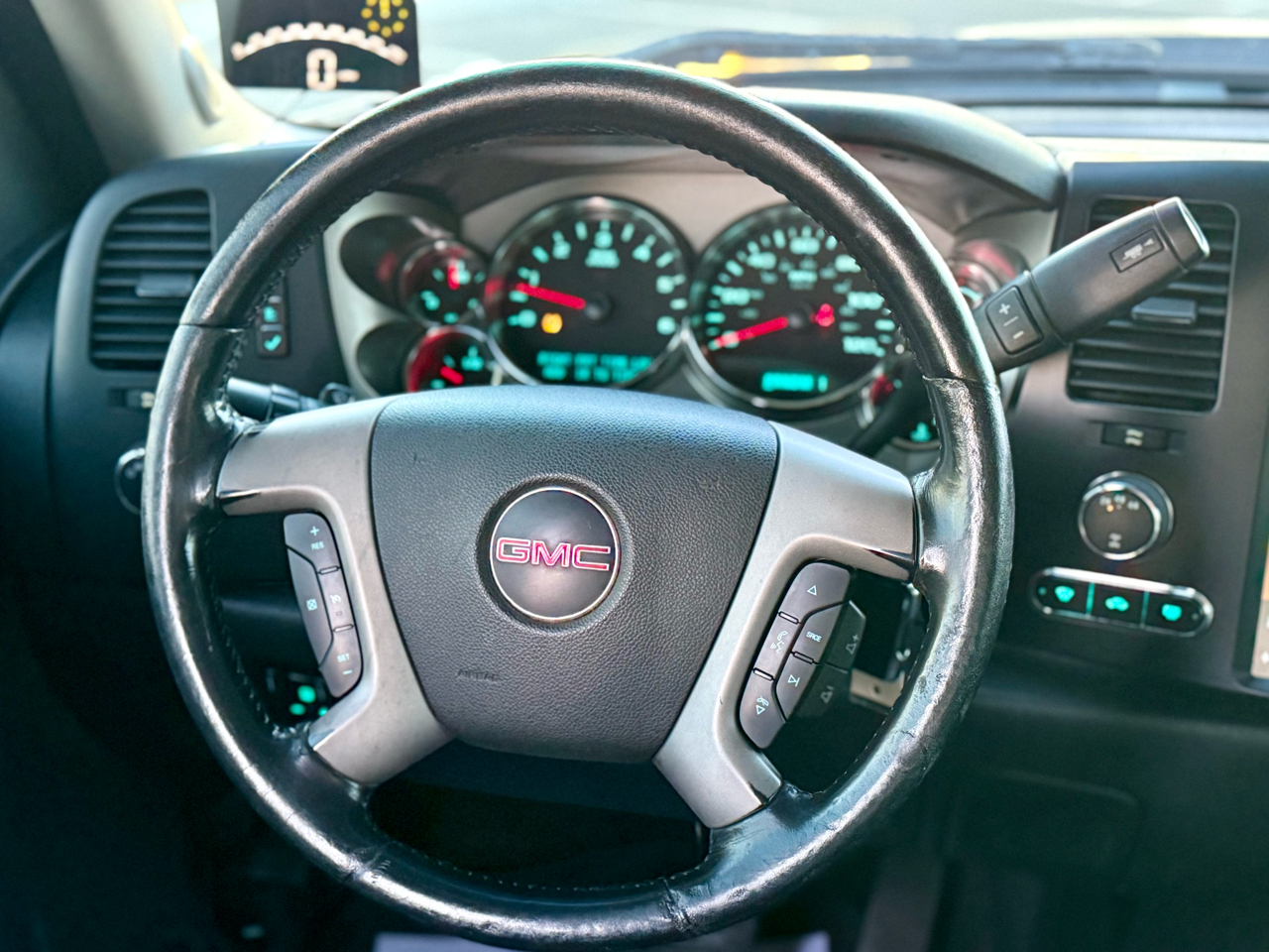 GMC Sierra 2500HD SLE Crew Cab 4WD 2014