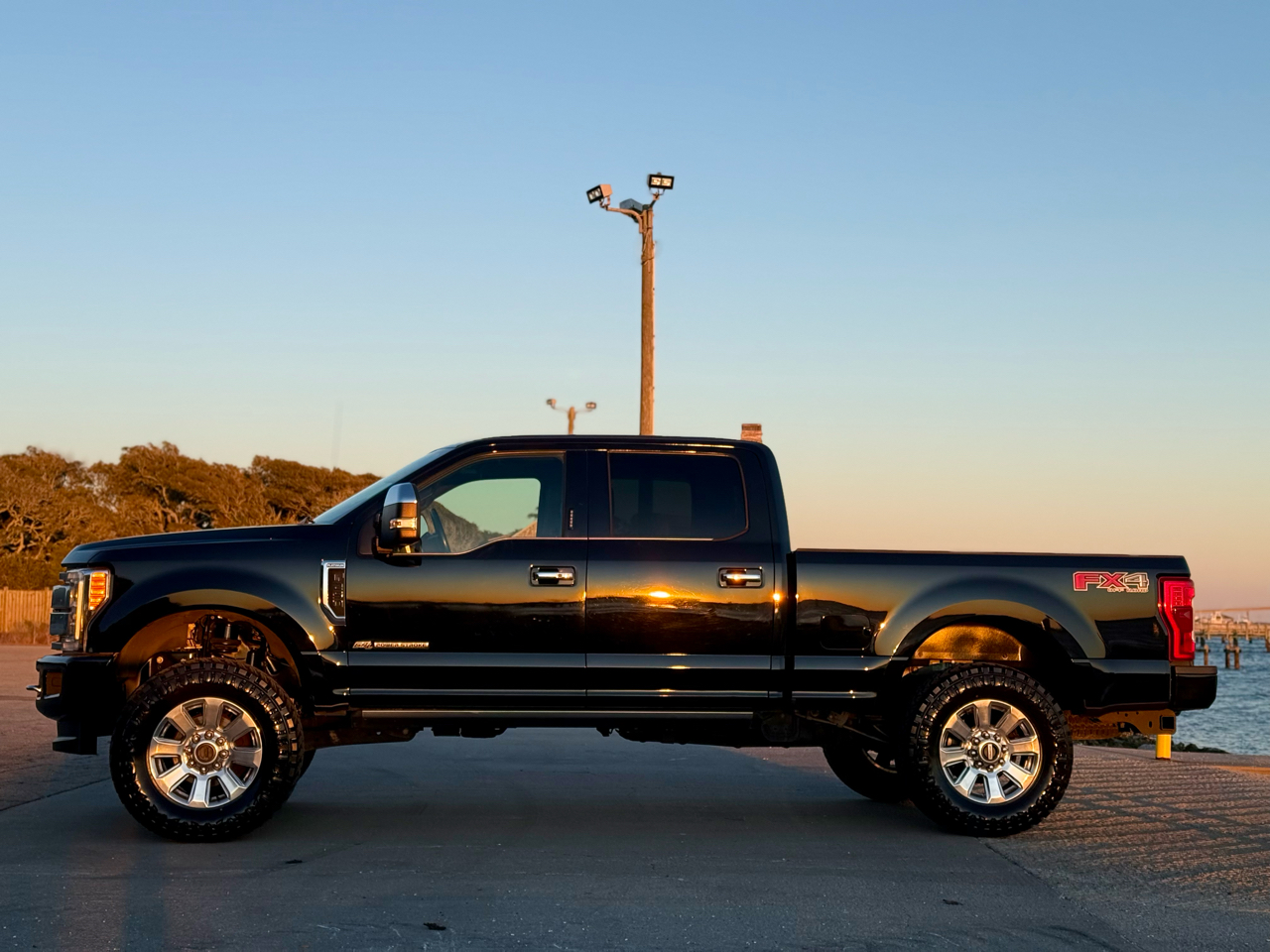 Ford F-250 SD Platinum Crew Cab 4WD 2018