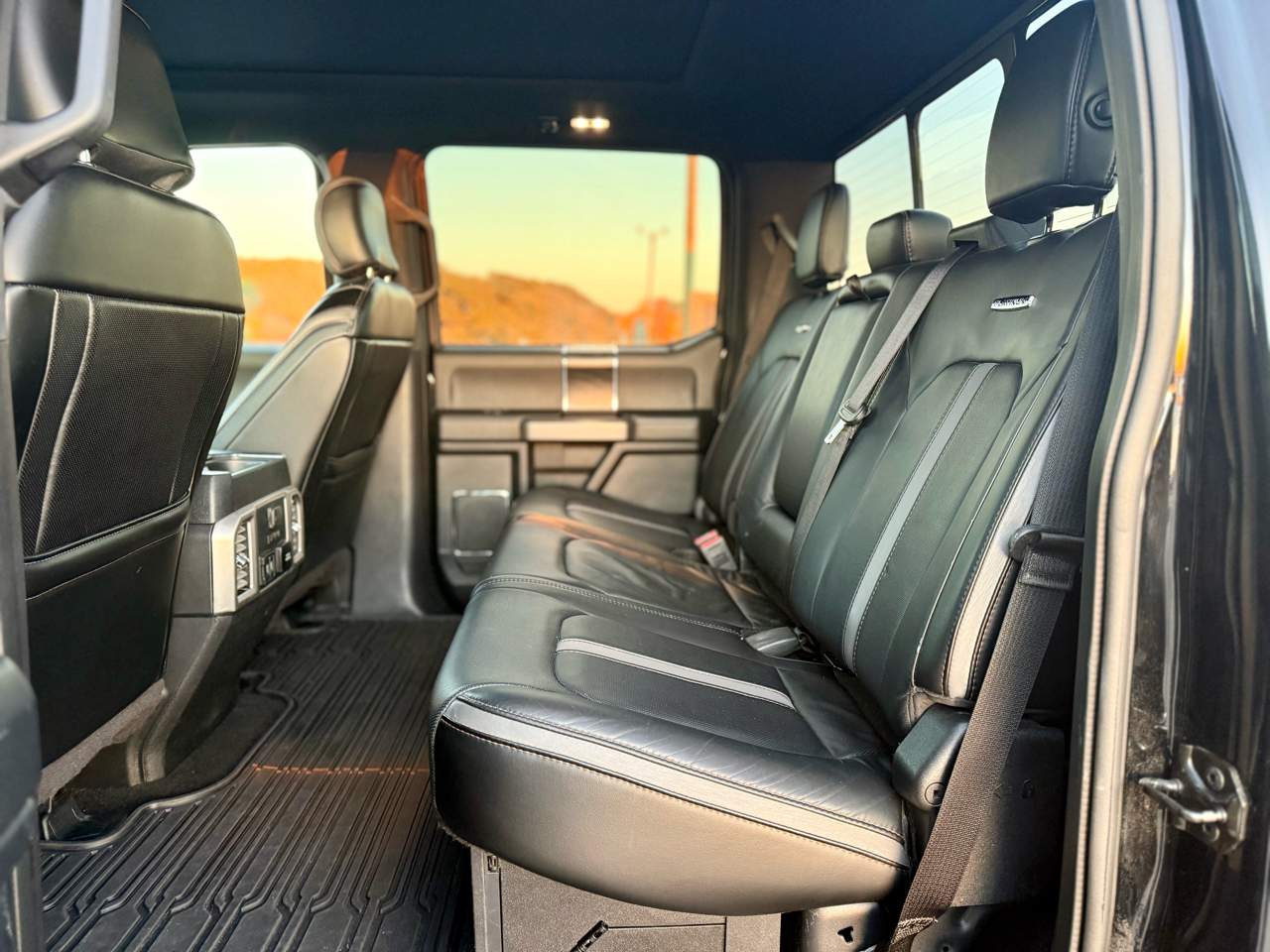 Ford F-250 SD Platinum Crew Cab 4WD 2018