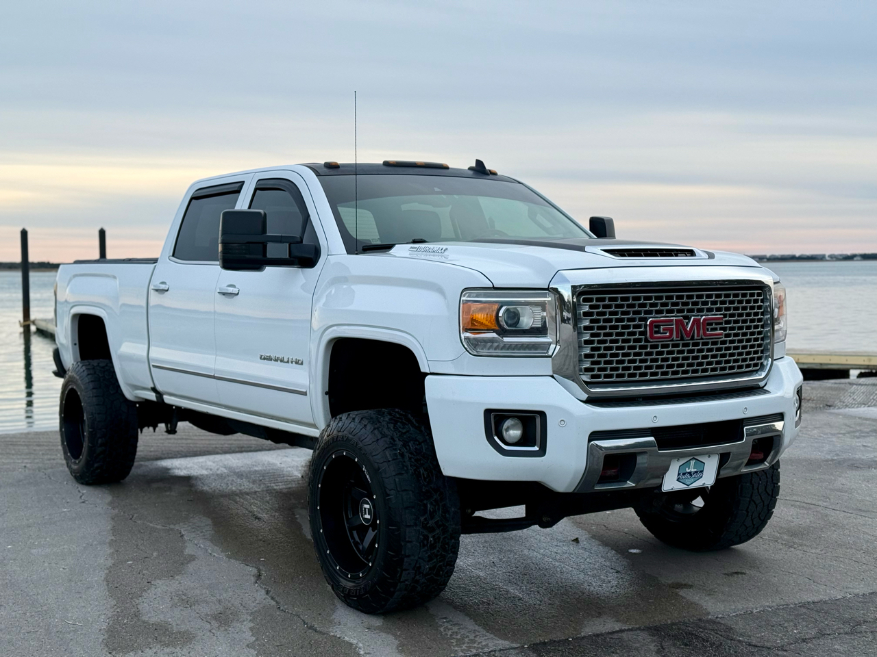 GMC Sierra 2500HD Denali Crew Cab 4WD 2016