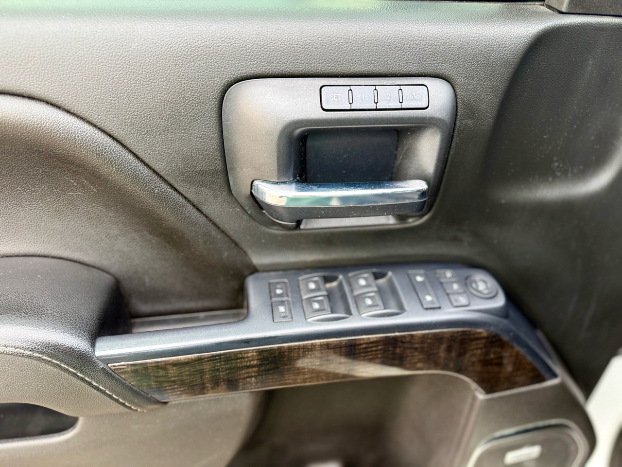 GMC Sierra 2500HD Denali Crew Cab 4WD 2016