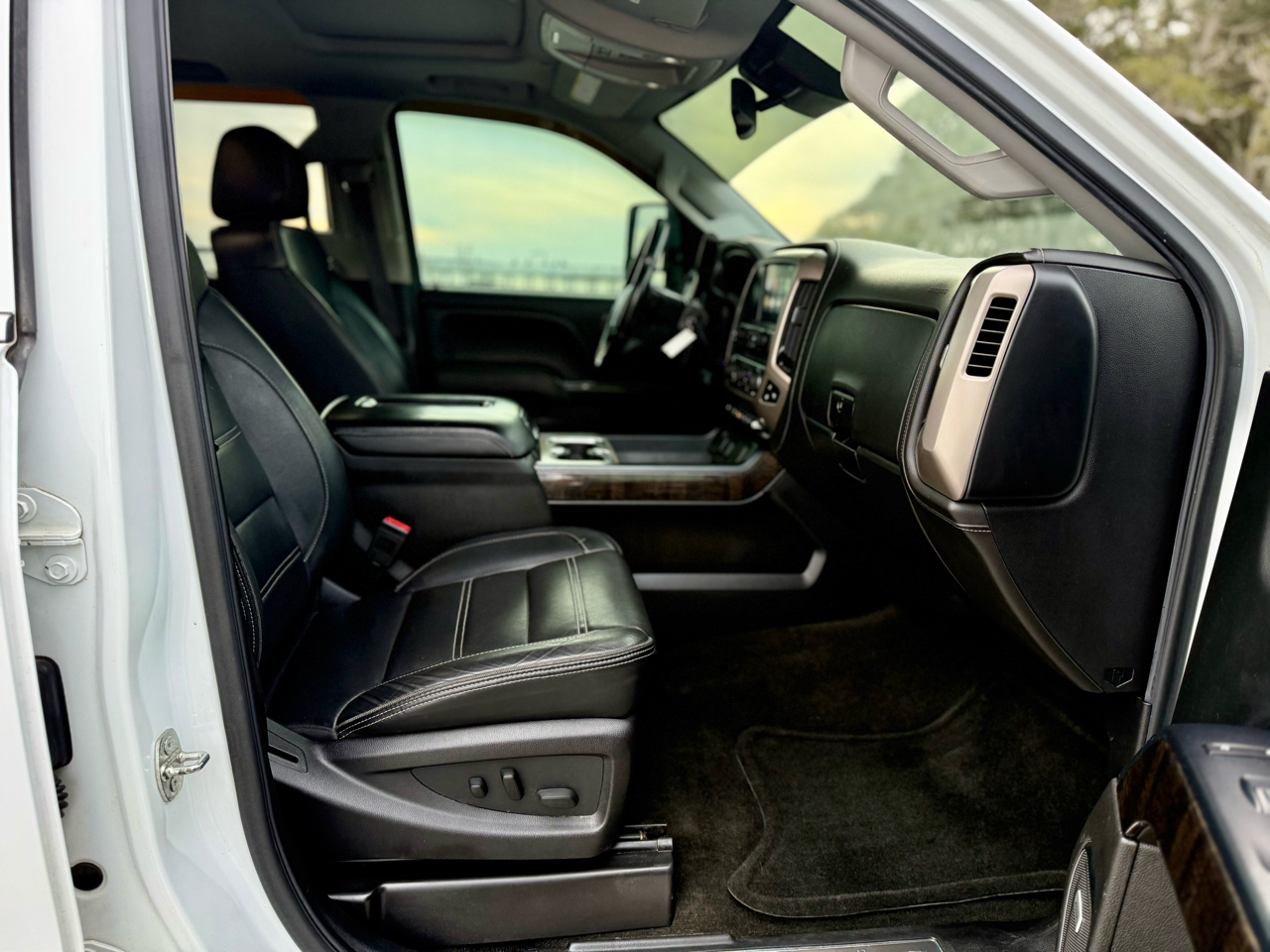 GMC Sierra 2500HD Denali Crew Cab 4WD 2016