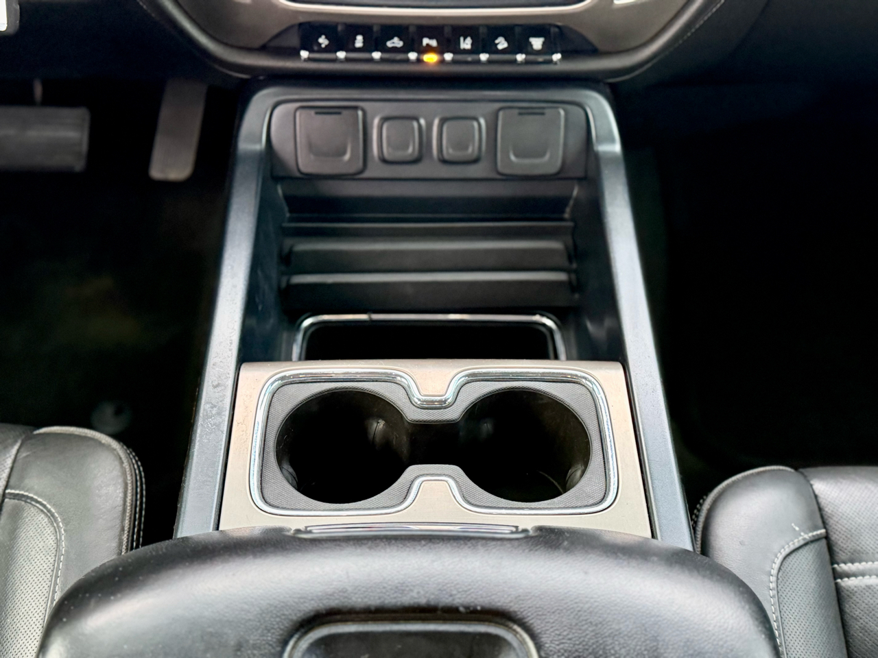 GMC Sierra 2500HD Denali Crew Cab 4WD 2016