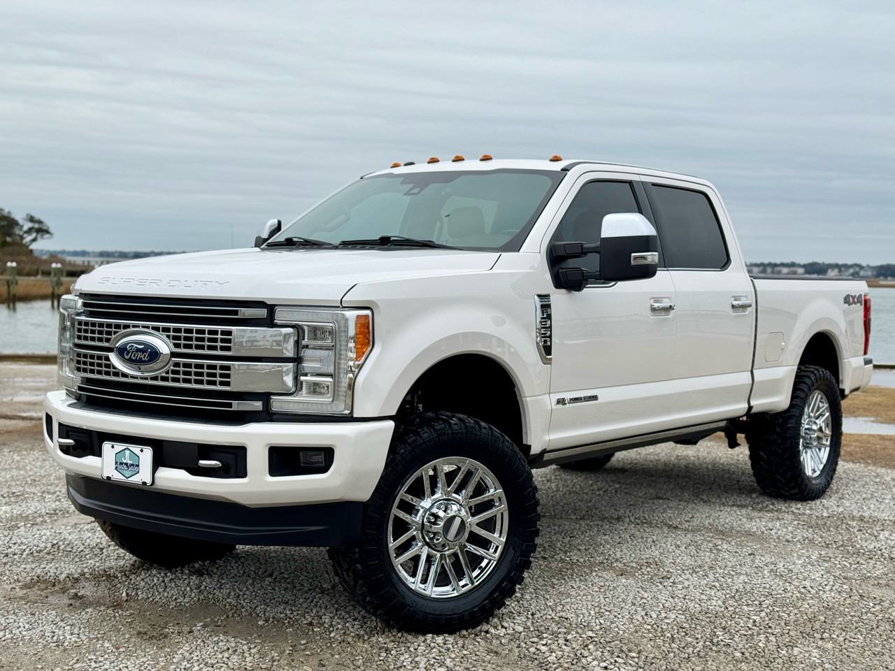 2017 Ford F-350 SD Platinum Crew Cab 4WD