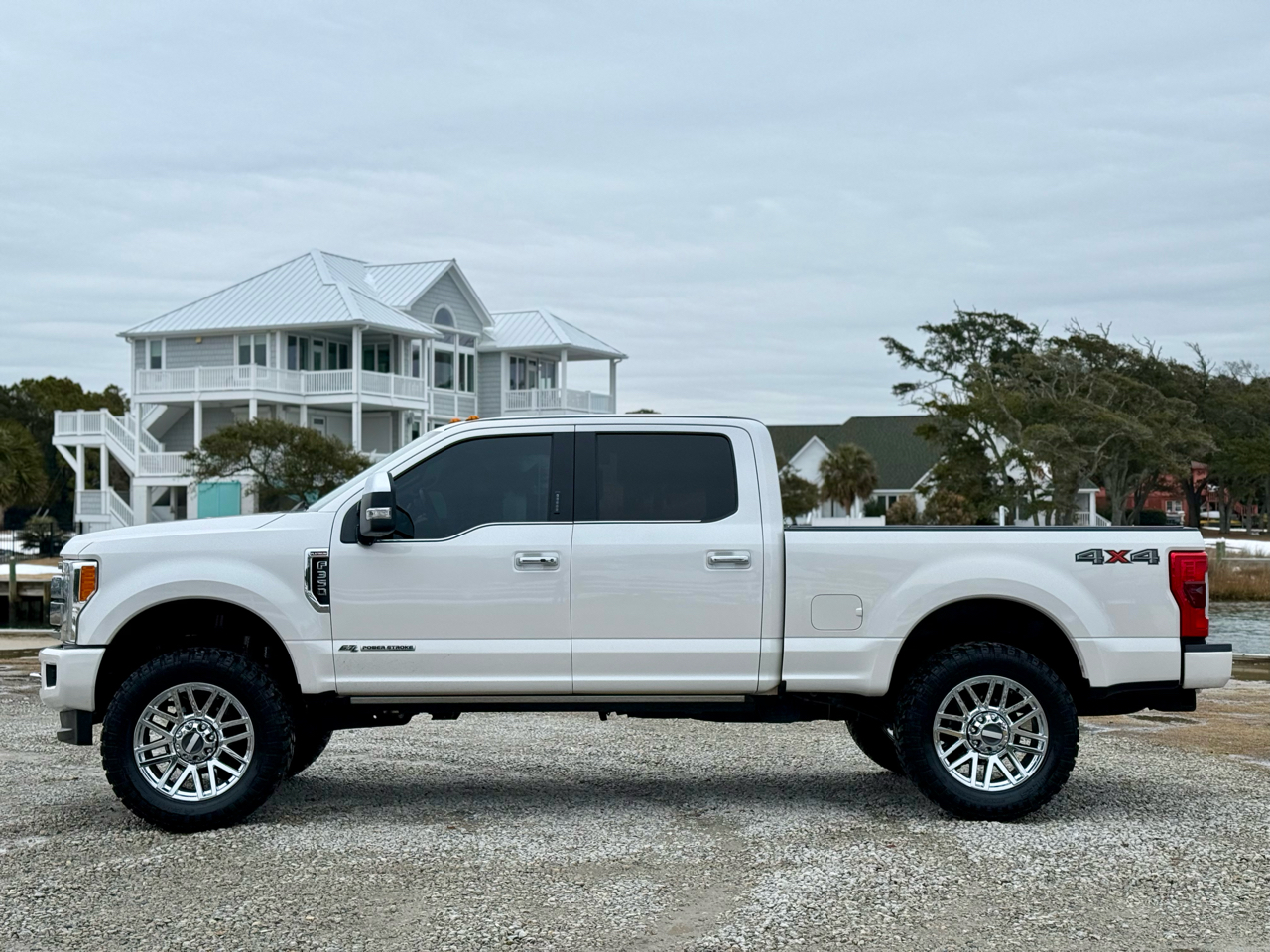 Ford F-350 SD Platinum Crew Cab 4WD 2017