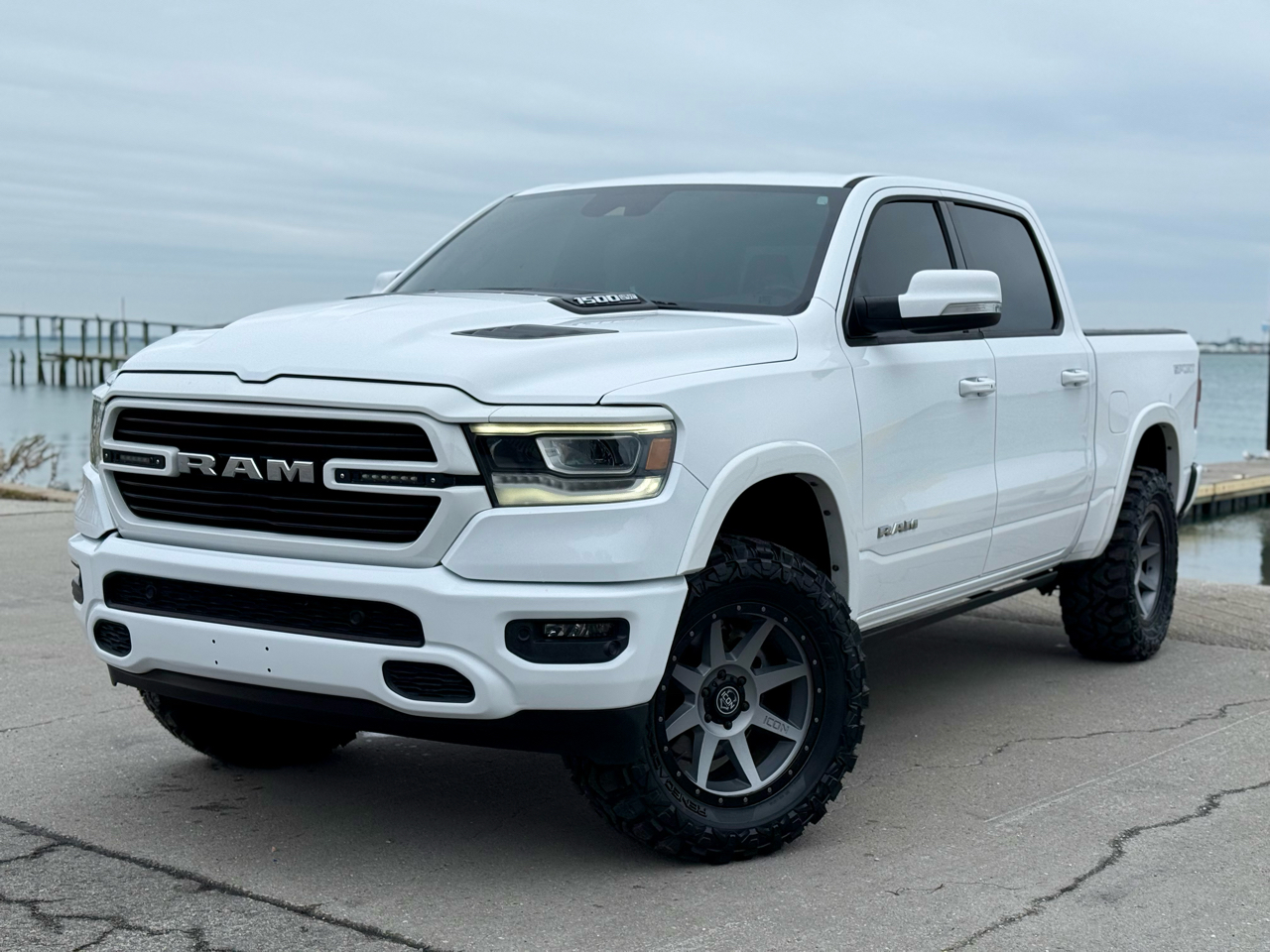 2022 RAM 1500 Laramie Crew Cab SWB 4WD