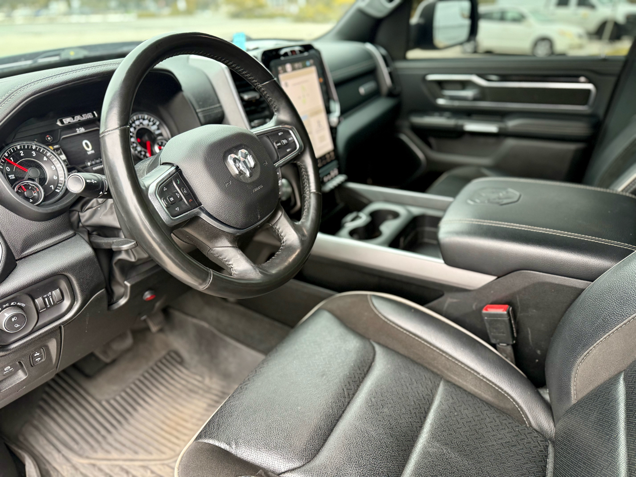 RAM 1500 Laramie Crew Cab SWB 4WD 2022