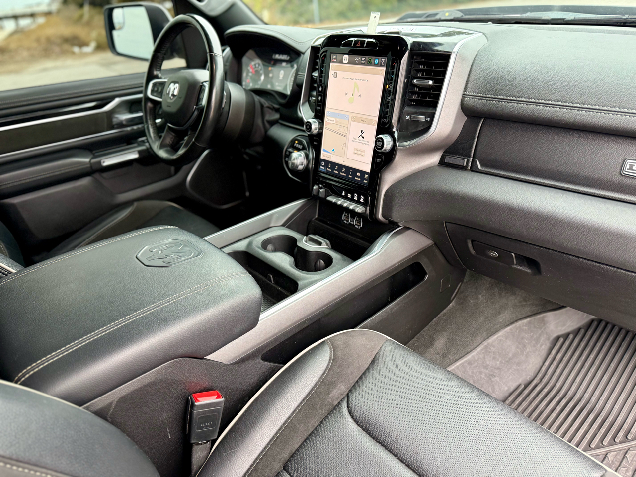 RAM 1500 Laramie Crew Cab SWB 4WD 2022