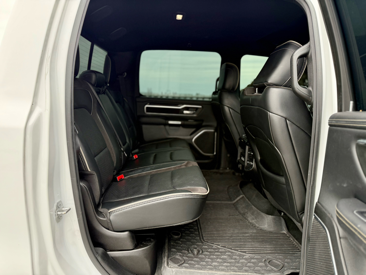 RAM 1500 Laramie Crew Cab SWB 4WD 2022