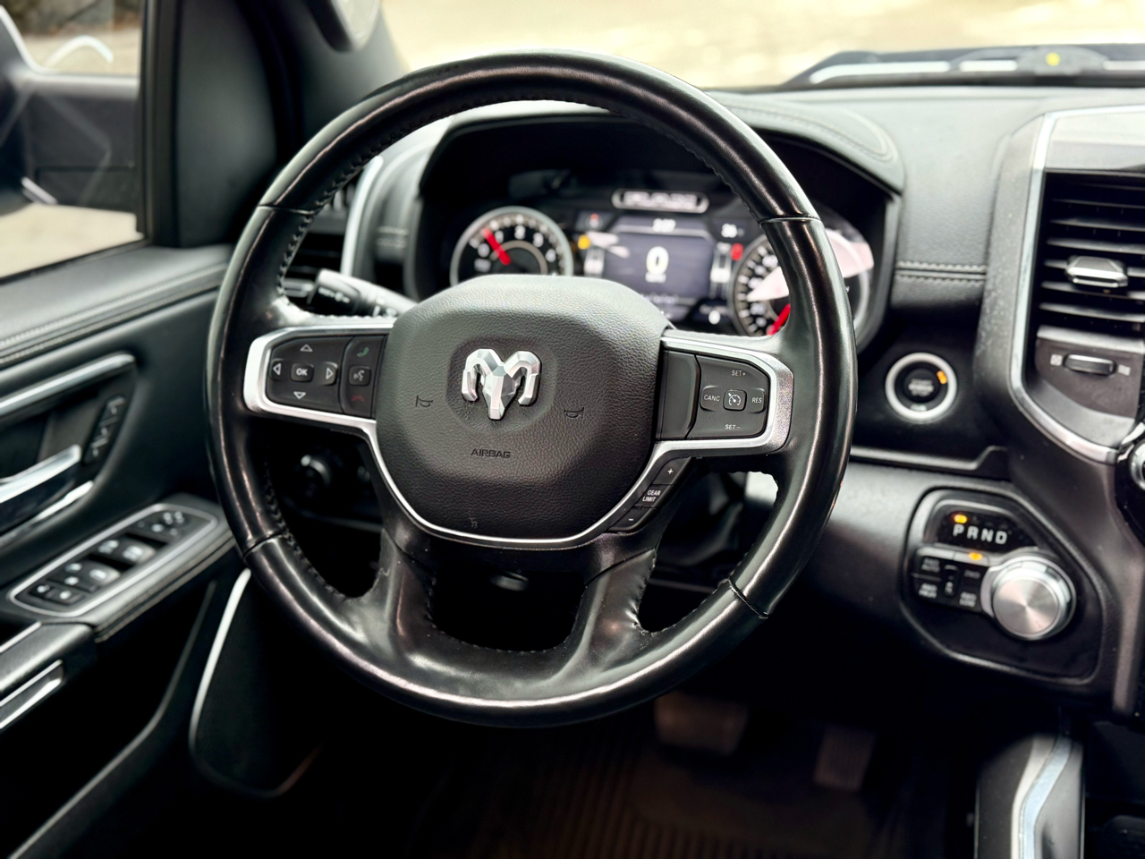 RAM 1500 Laramie Crew Cab SWB 4WD 2022