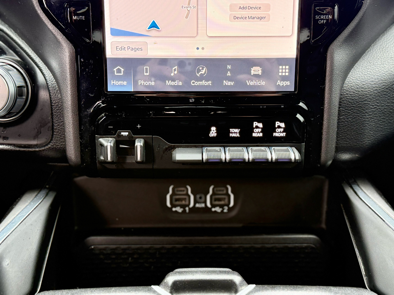 RAM 1500 Laramie Crew Cab SWB 4WD 2022