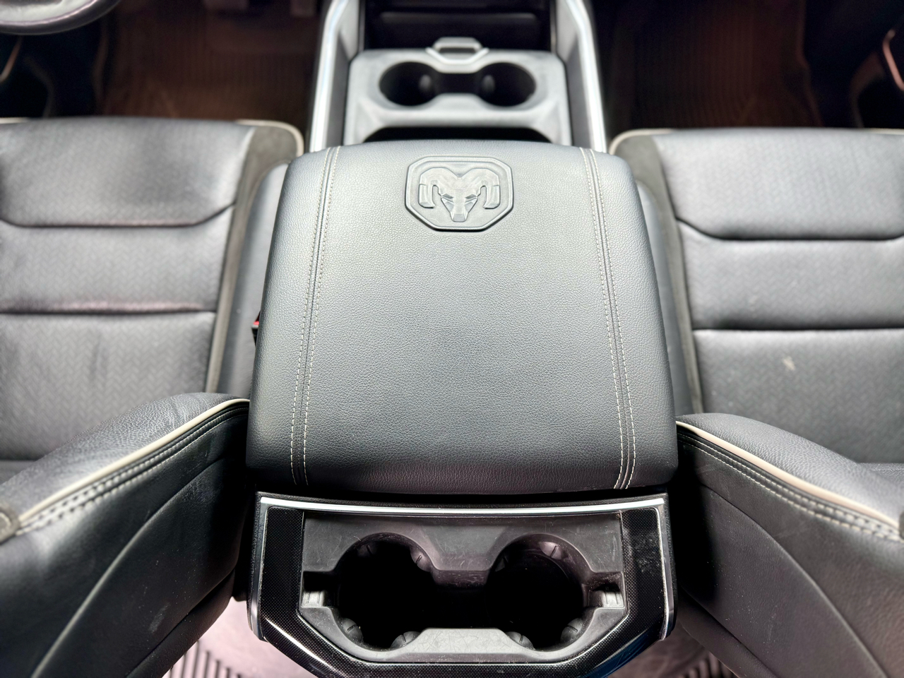 RAM 1500 Laramie Crew Cab SWB 4WD 2022