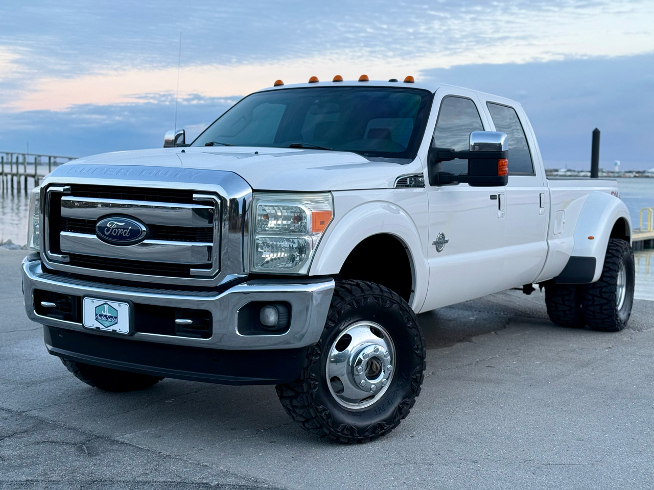 2015 Ford F-350 SD Lariat Crew Cab Long Bed DRW 4WD