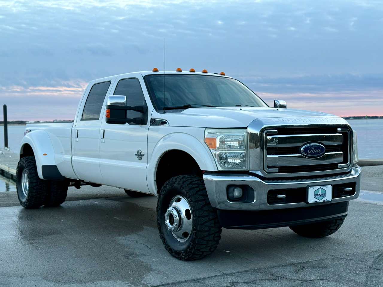 Ford F-350 SD Lariat Crew Cab Long Bed DRW 4WD 2015