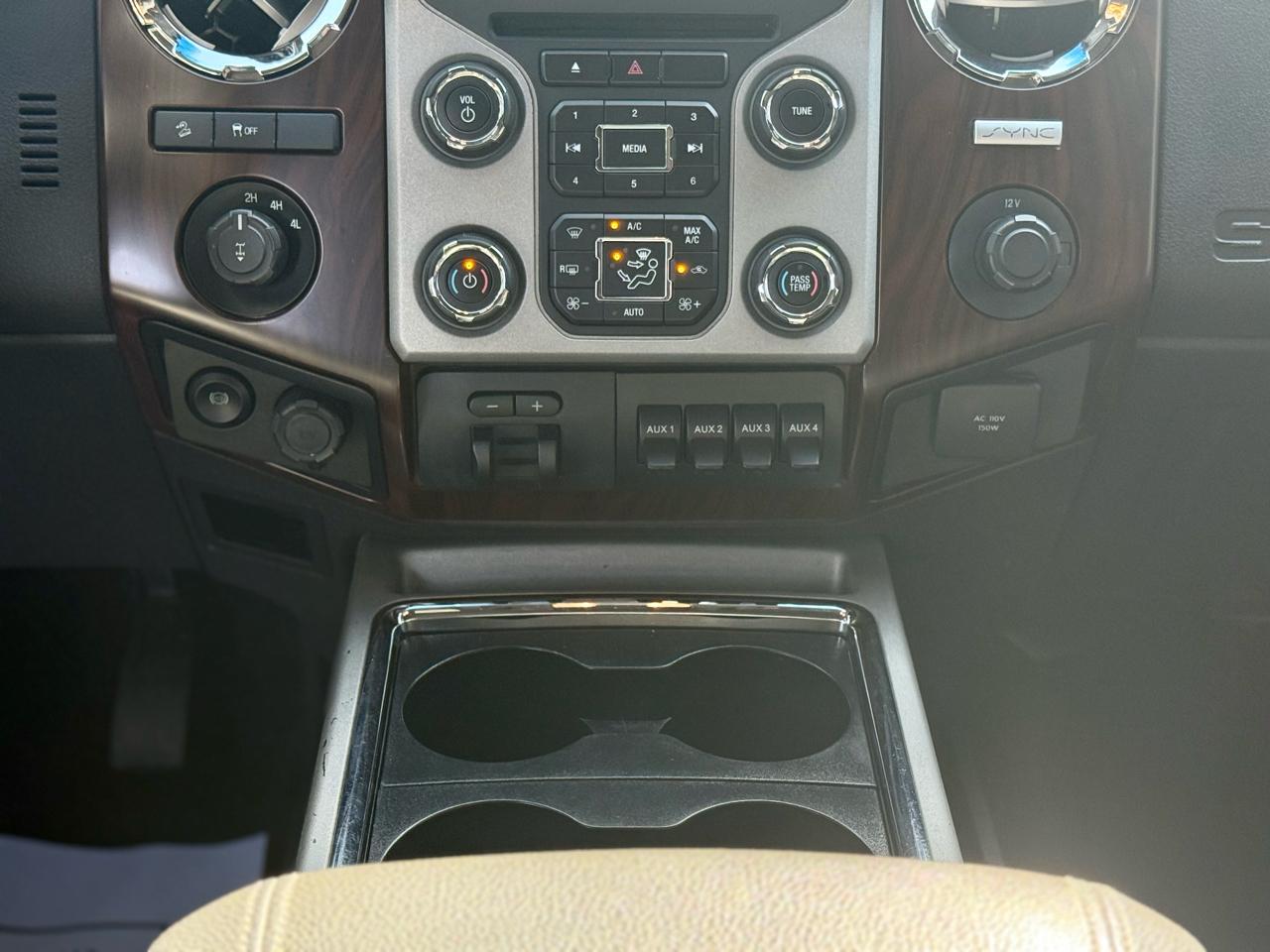 Ford F-250 SD Lariat Crew Cab 4WD 2016