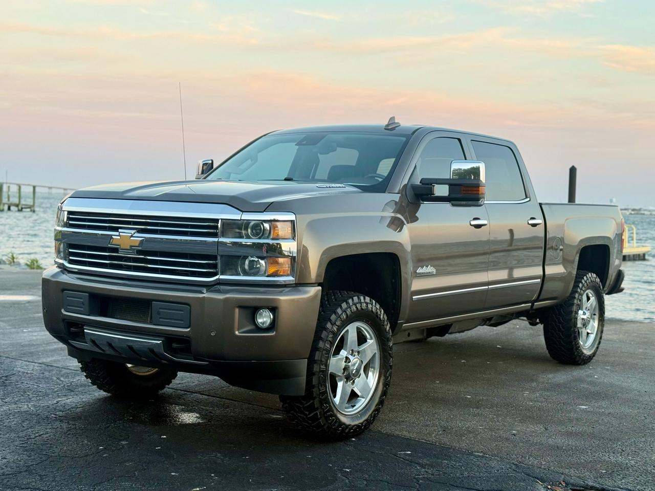 2015 Chevrolet Silverado 2500HD High Country Crew Cab 4WD