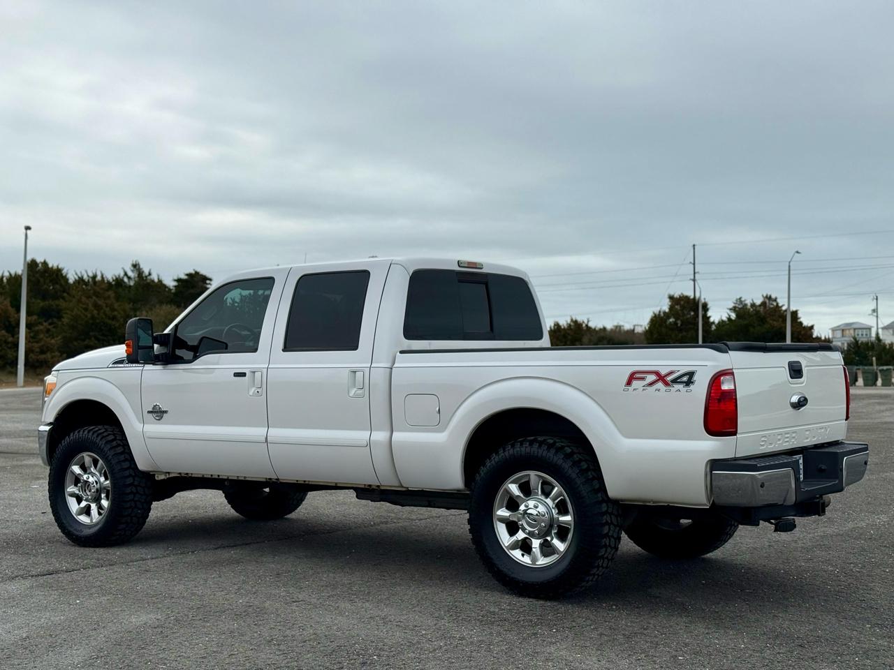 Ford F-250 SD Lariat Crew Cab 4WD 2015