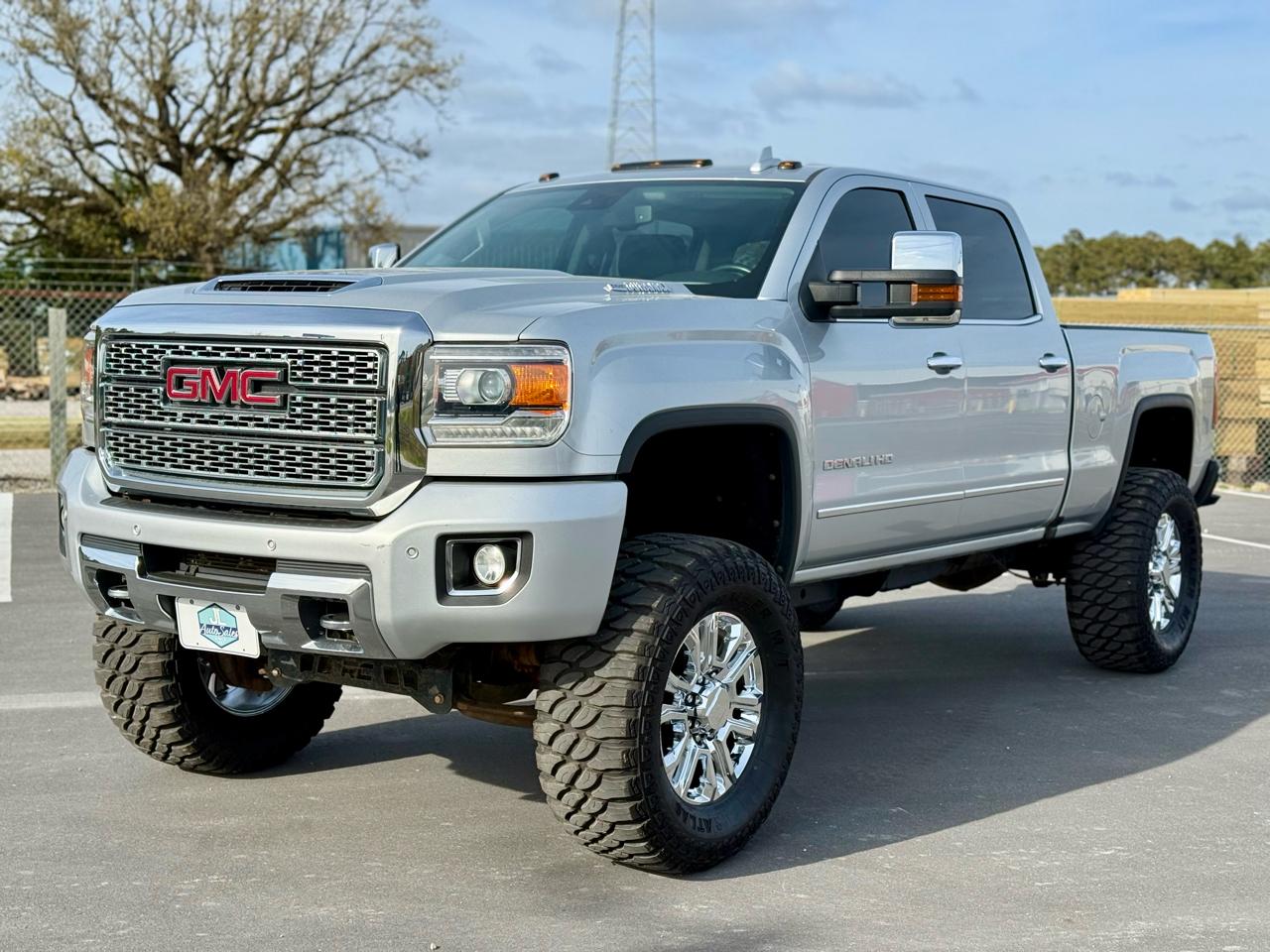GMC Sierra 2500HD Denali Crew Cab 4WD 2018