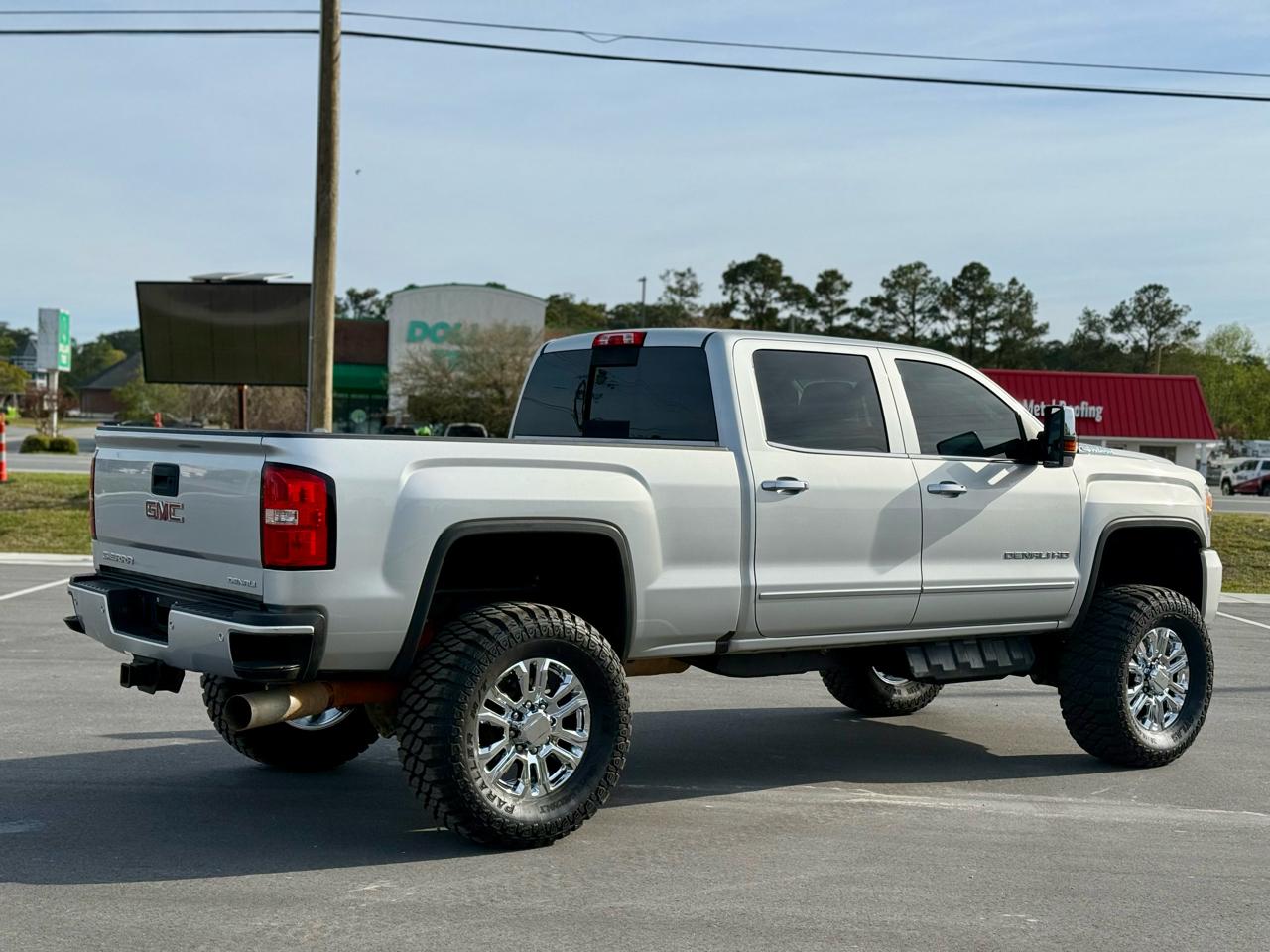 GMC Sierra 2500HD Denali Crew Cab 4WD 2018