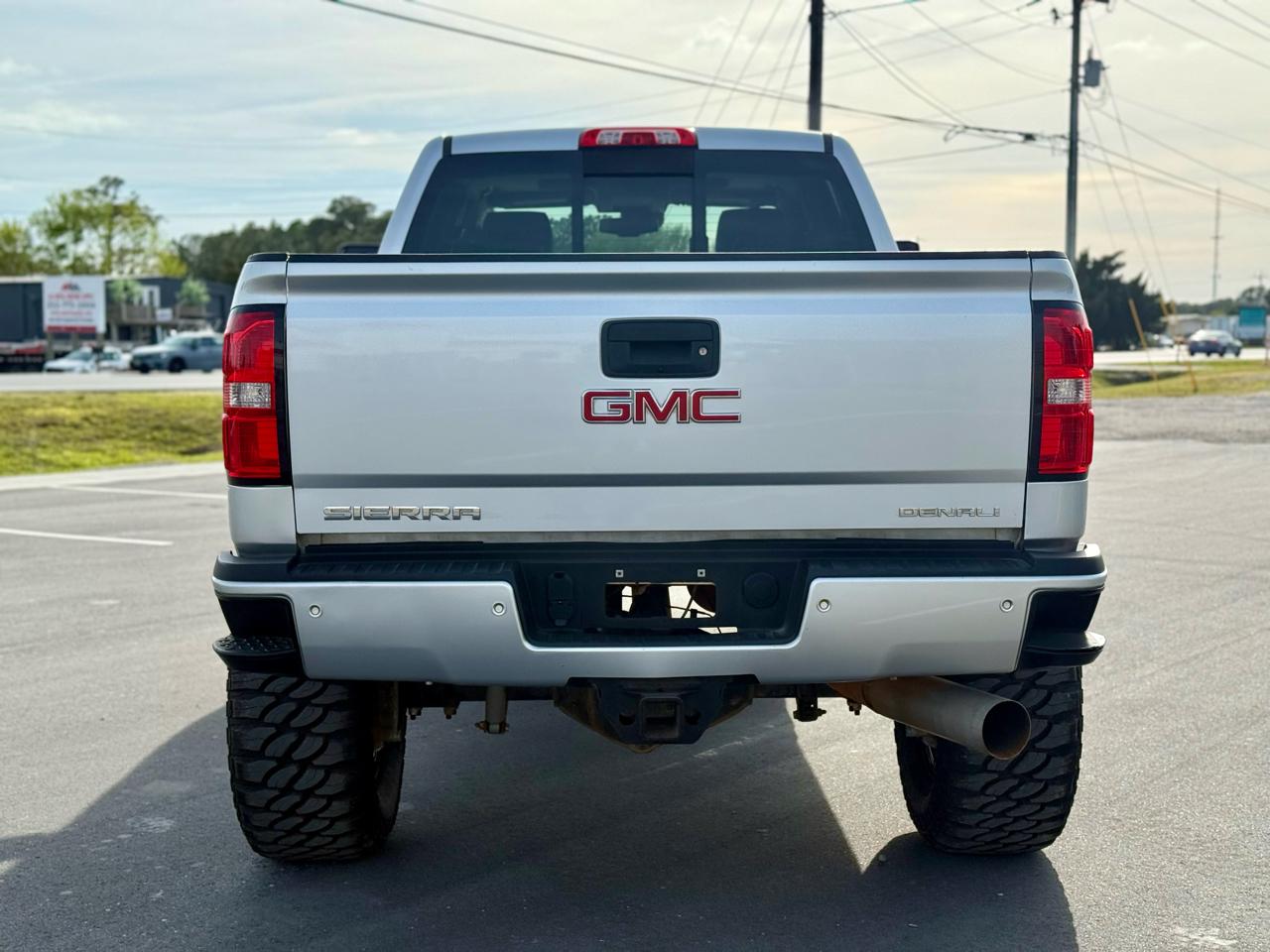 GMC Sierra 2500HD Denali Crew Cab 4WD 2018