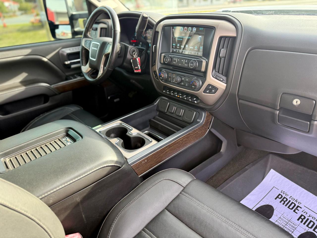 GMC Sierra 2500HD Denali Crew Cab 4WD 2018