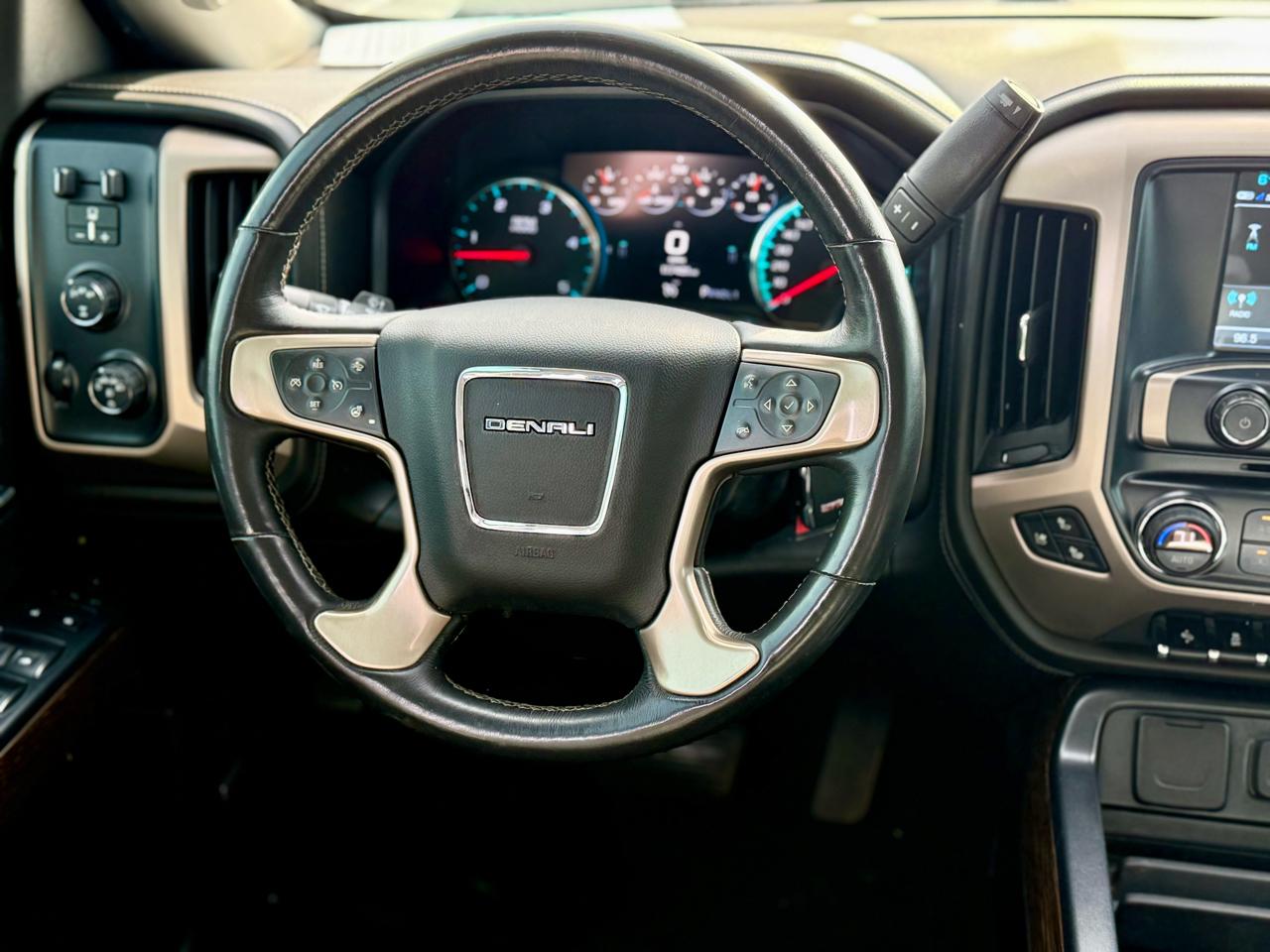 GMC Sierra 2500HD Denali Crew Cab 4WD 2018