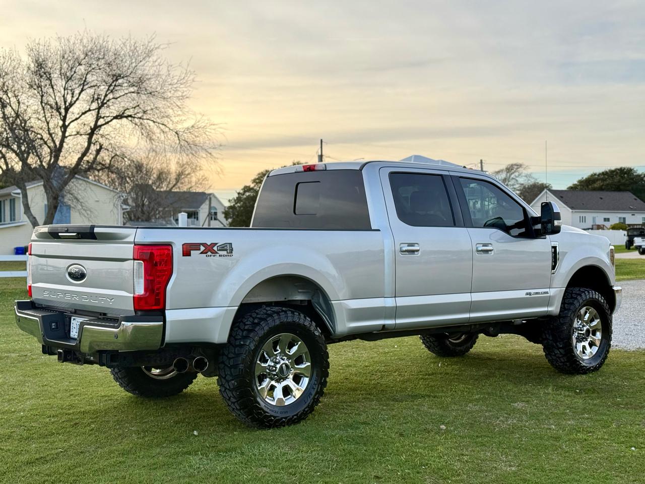 Ford F-250 SD Lariat Crew Cab 4WD 2019