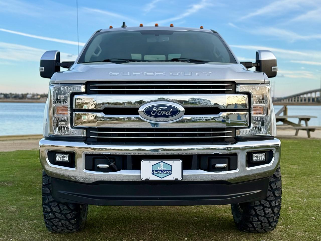 Ford F-250 SD Lariat Crew Cab 4WD 2019