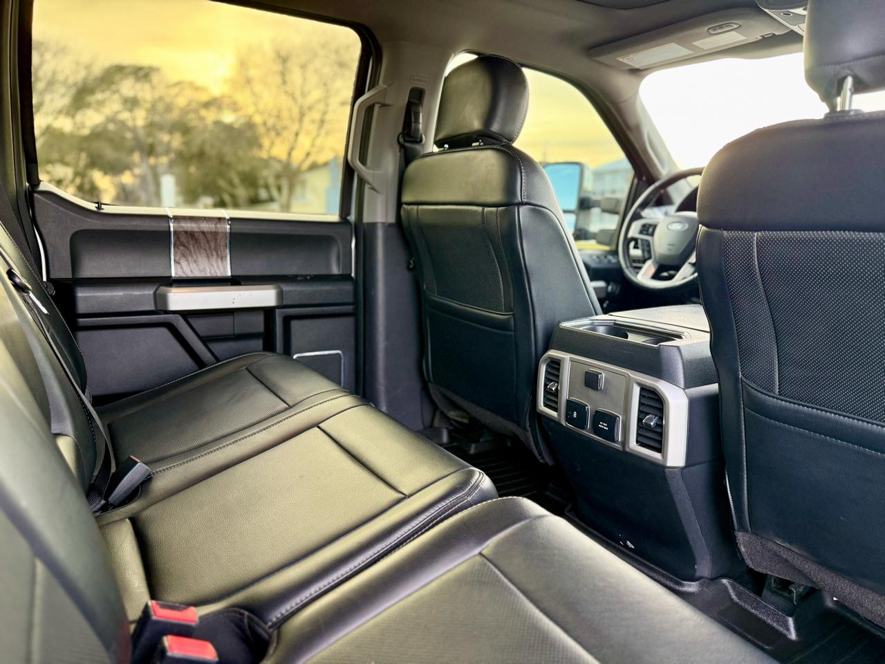 Ford F-250 SD Lariat Crew Cab 4WD 2019