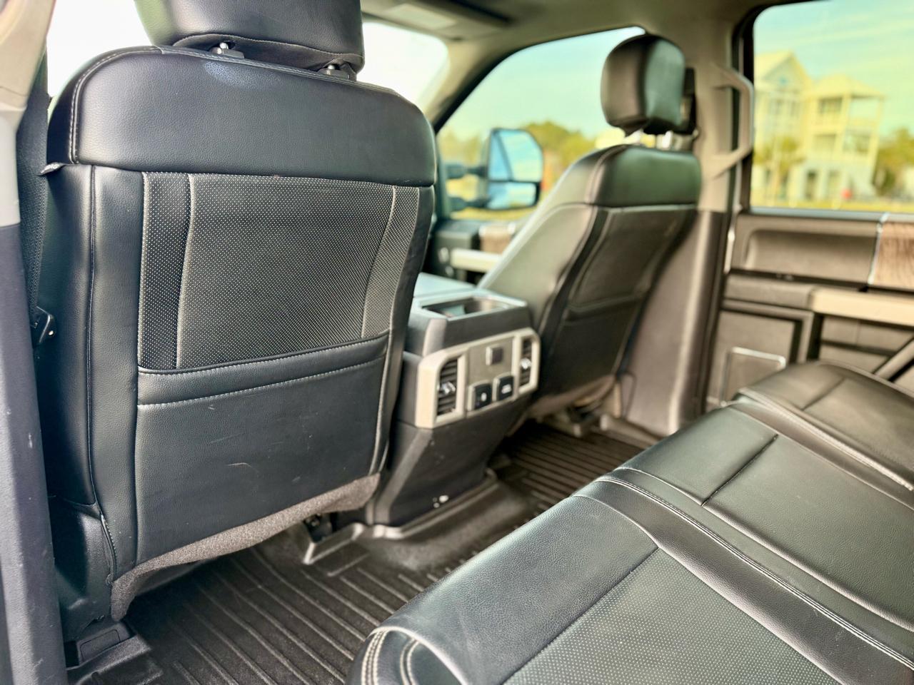 Ford F-250 SD Lariat Crew Cab 4WD 2019