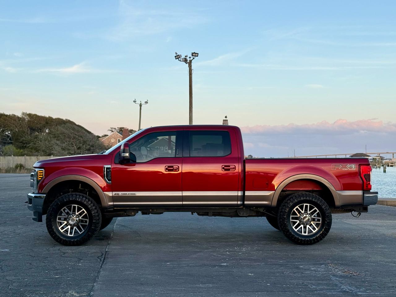 Ford F-250 SD Lariat Crew Cab 4WD 2019