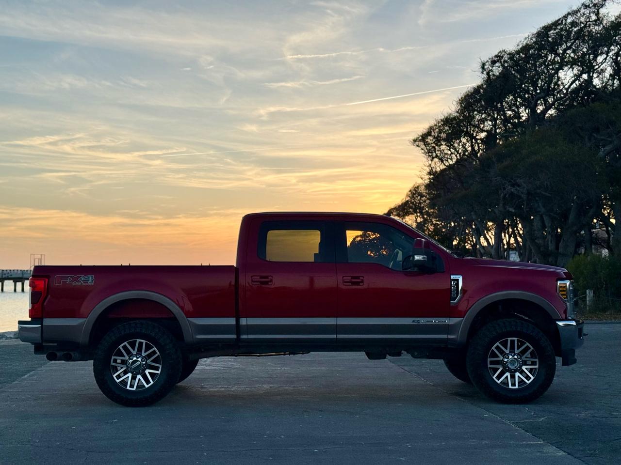 Ford F-250 SD Lariat Crew Cab 4WD 2019