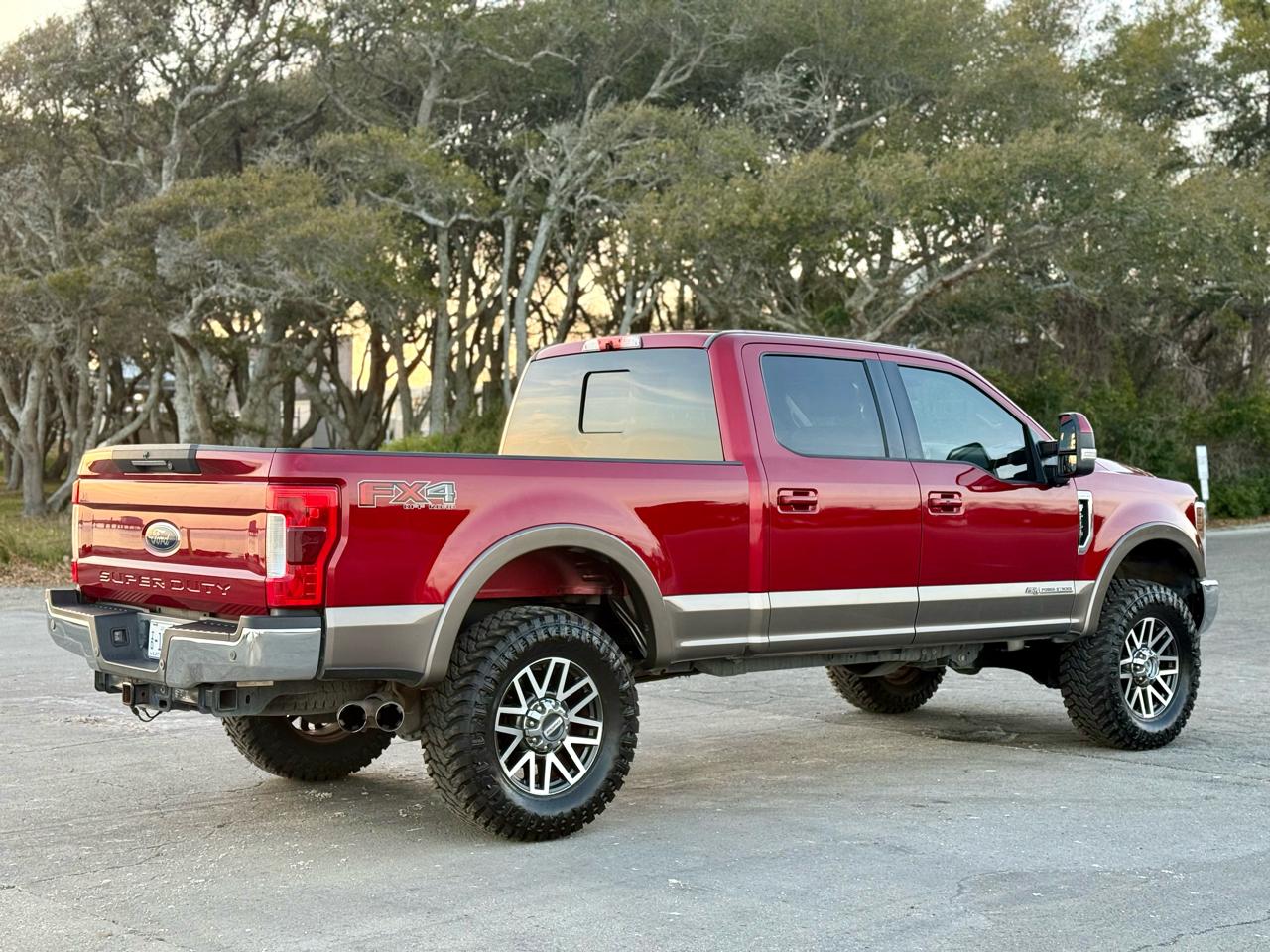 Ford F-250 SD Lariat Crew Cab 4WD 2019