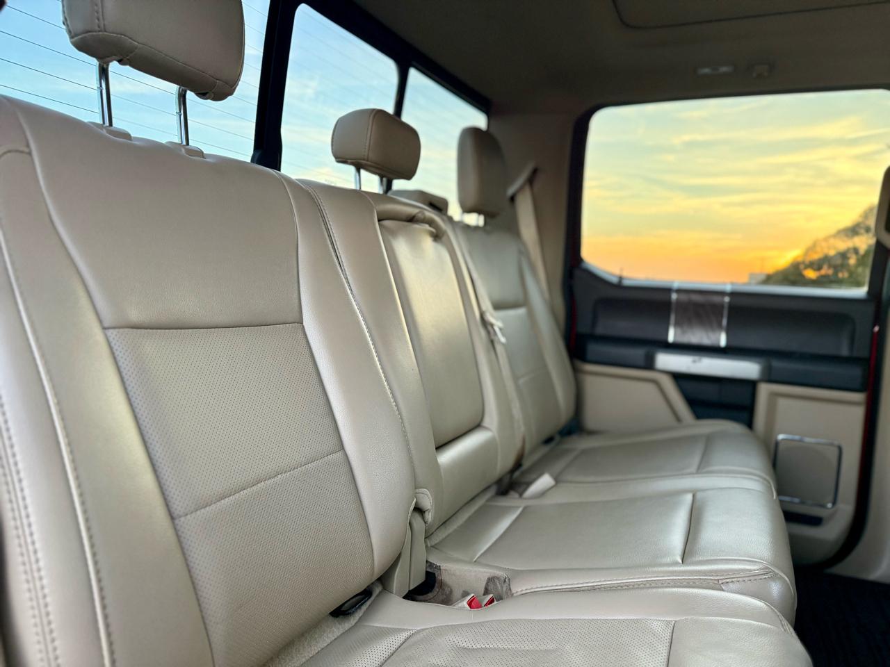 Ford F-250 SD Lariat Crew Cab 4WD 2019