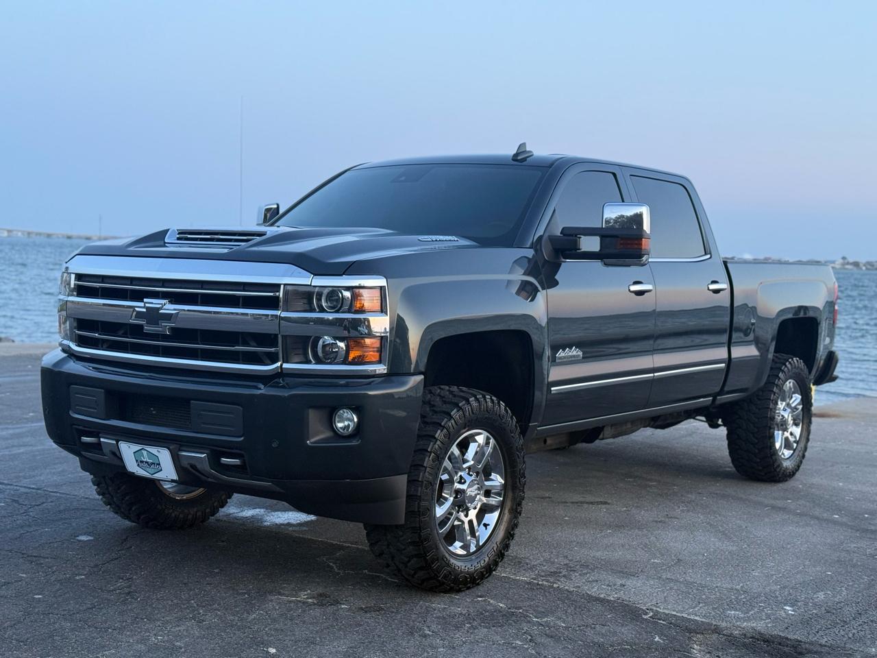 2019 Chevrolet Silverado 2500HD High Country Crew Cab Short Box 4WD