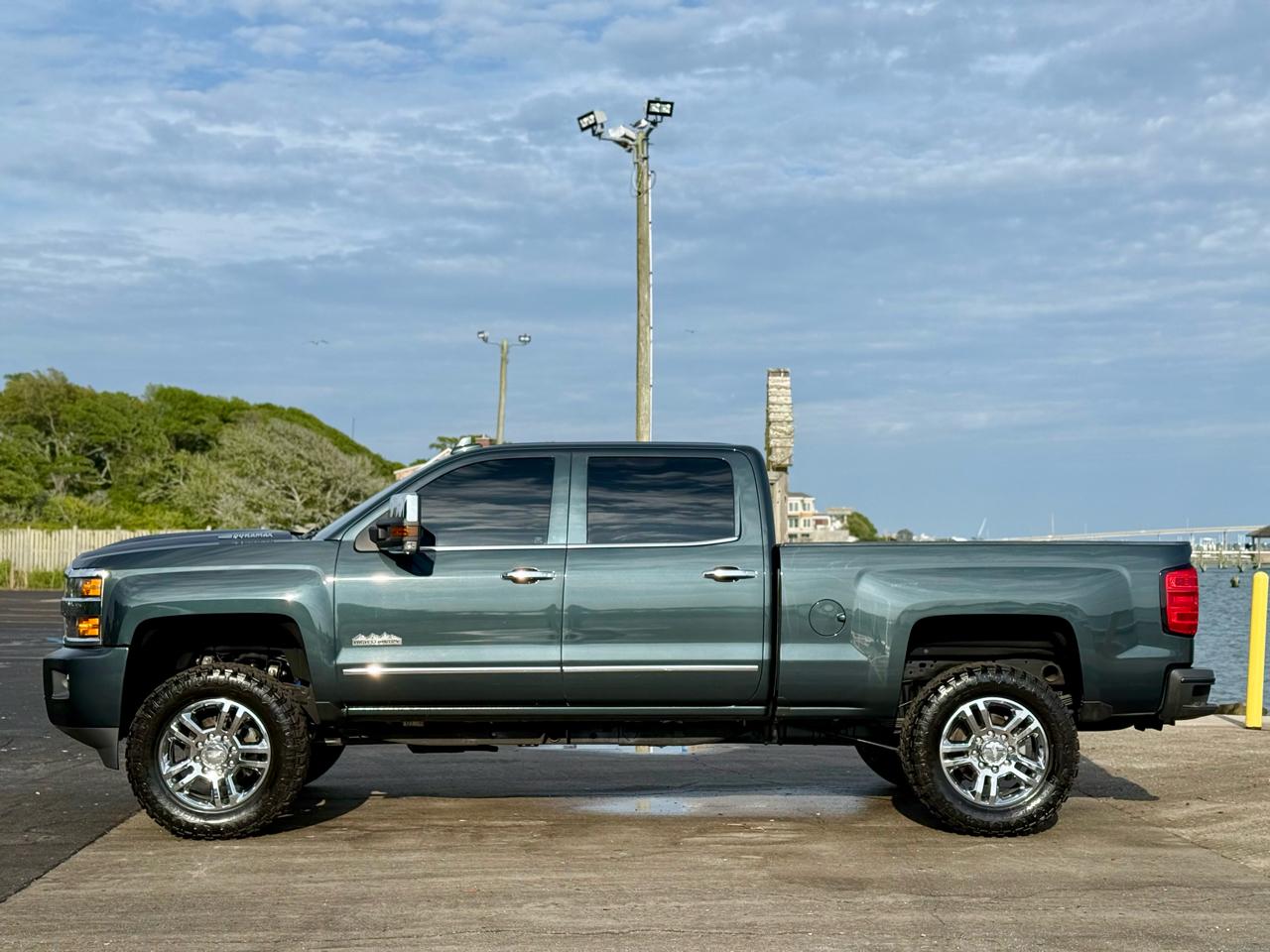 Chevrolet Silverado 2500HD High Country Crew Cab Short Box 4WD 2019
