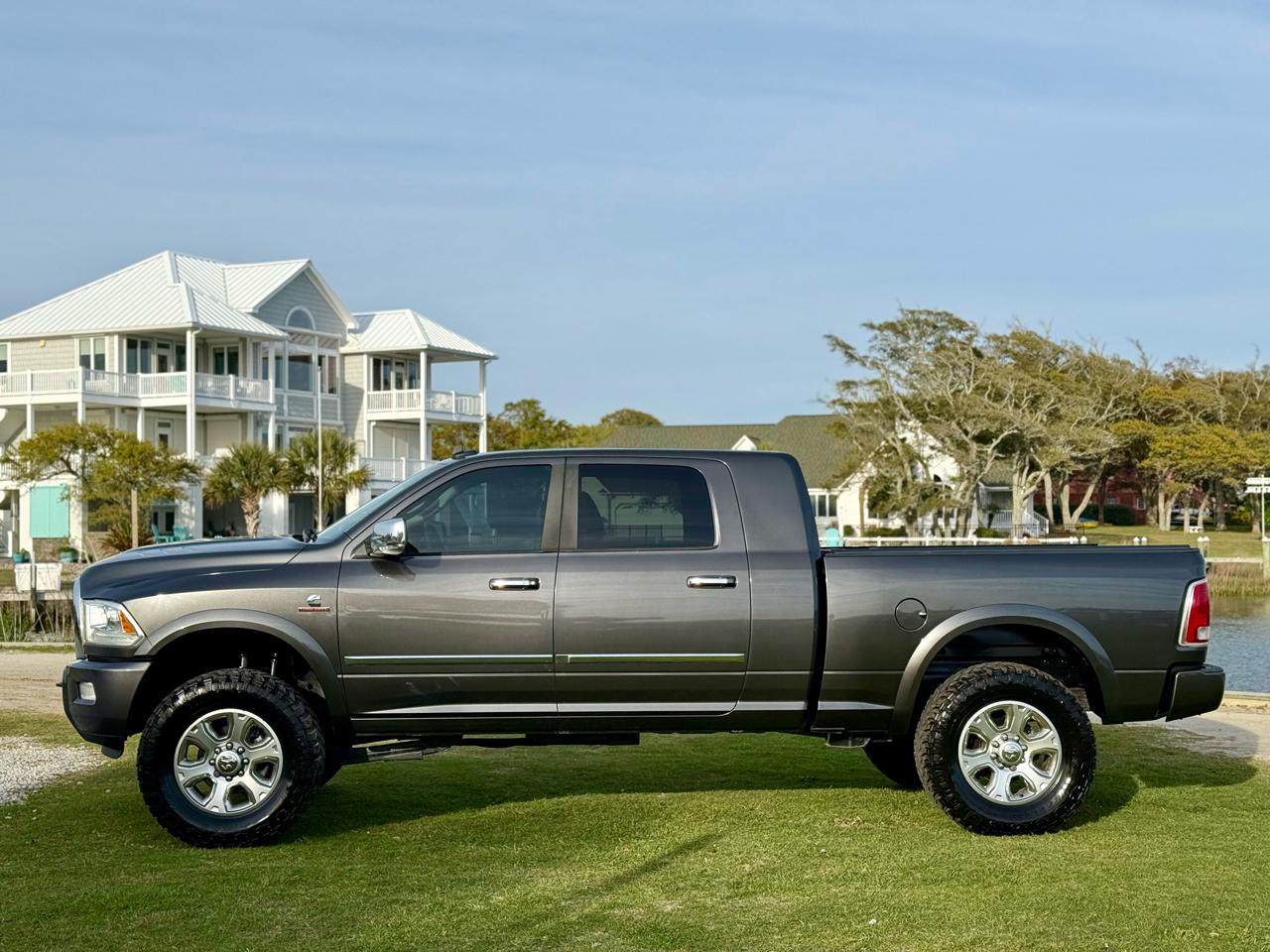 RAM 2500 Longhorn Mega Cab SWB 4WD 2014